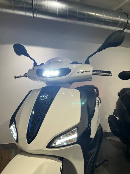 NOUVEAU SCOOTER PIAGGIO LIBERTY 2025 A MARSEILLE