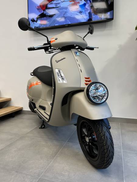 VESPA GTV BEIGE AVEC GARANTIE 24 MOIS