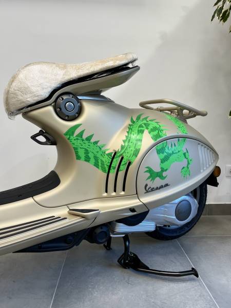 VESPA DRAGON DE COLLECTION 